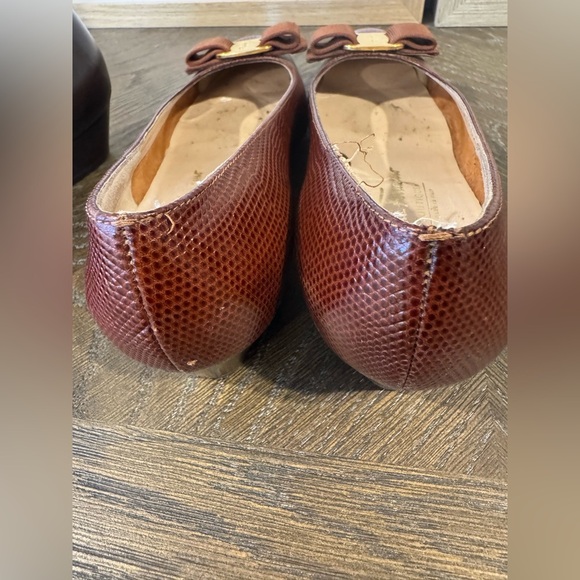Salvatore Ferragamo low heel pump. Size 7C. Brown. - Picture 5 of 6